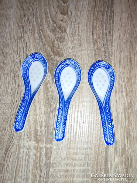 Chinese precious porcelain spoon (3 pieces)