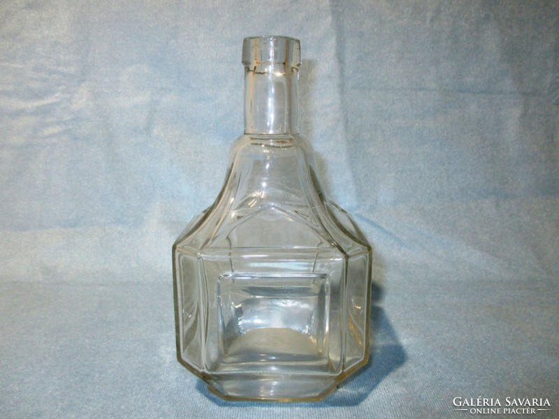 Szép, régi üveg, palack
