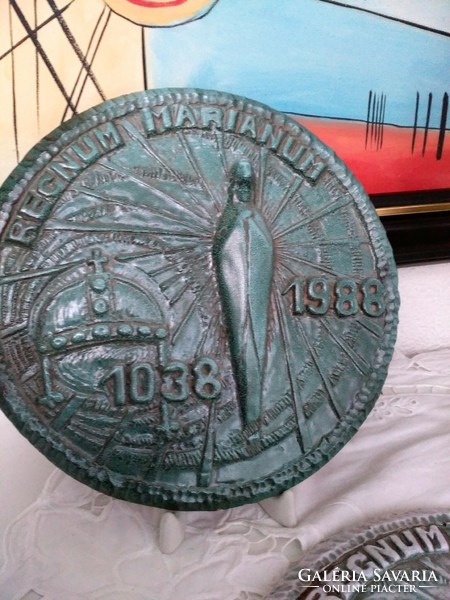 Ceramic wall plate issued for the 950th anniversary of the death of Saint István