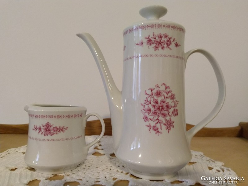 Spout and jug with Alföldi flower pattern