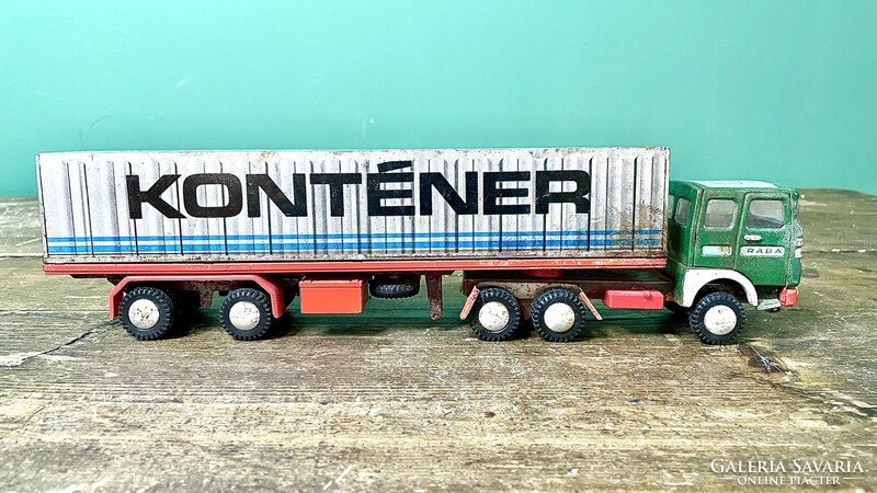 Retro ràba plate goods factory container transport truck
