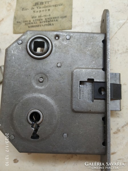 Antik Elzett zár 2 kulccsal eredeti árcédulával,nem használt eladó!