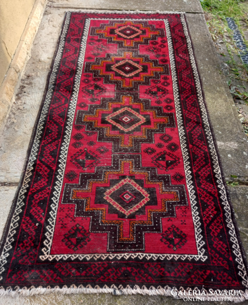 230 x 110 cm kézi csomózású antik Perzsa szőnyeg eladó