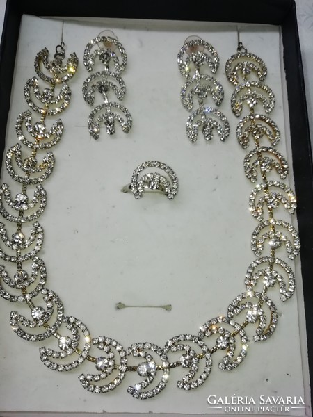 Crystal jewelry set number 8. Amazing pieces