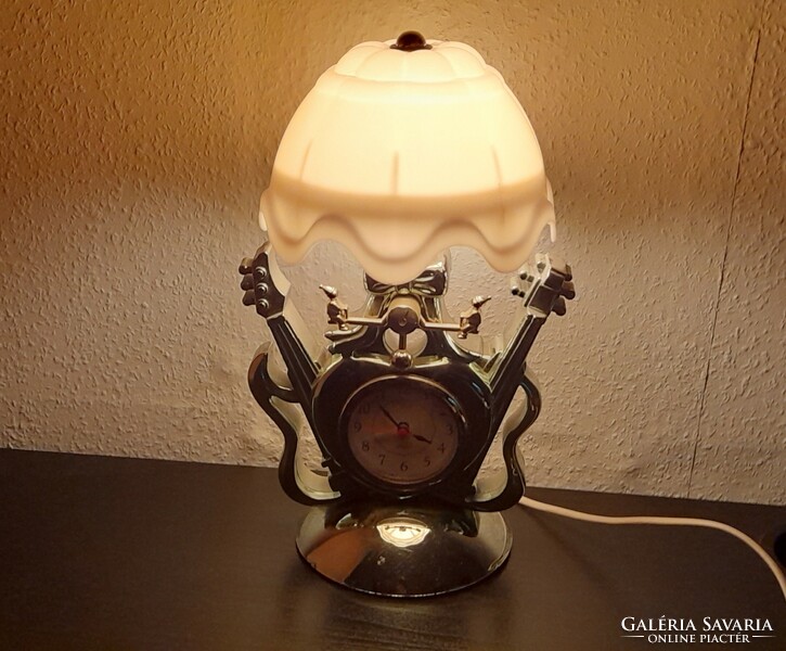 Retro plastic table clock + lamp
