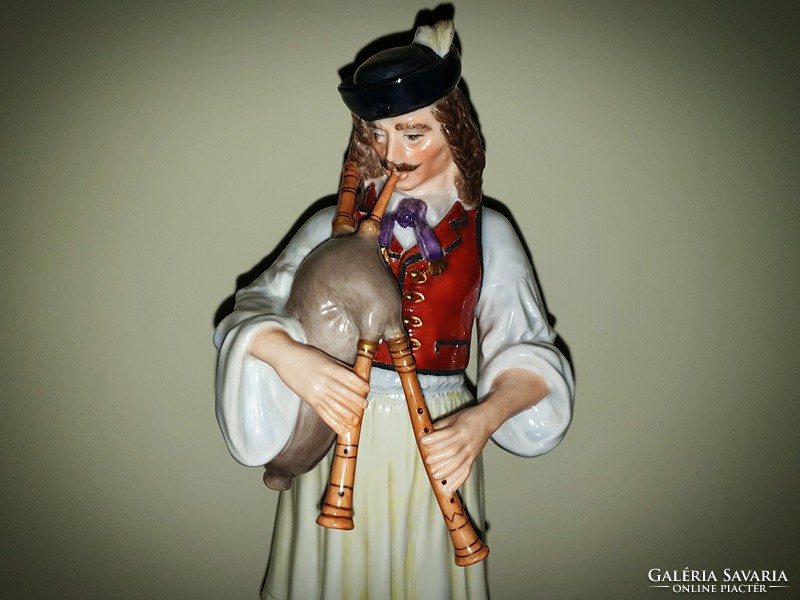 Immaculate Herend bagpipe figure