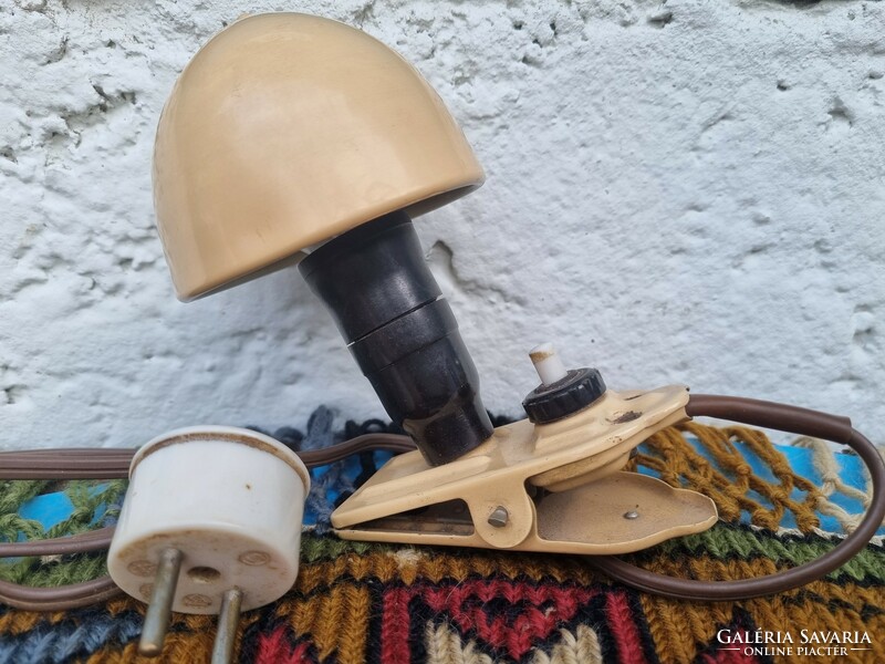 Retro clip mushroom lamp