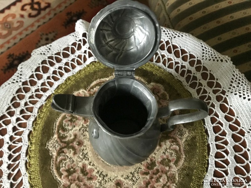 Ritkaság! Fedeles csőrű, meseszép, antik, ón teás vagy kávés kanna, gyönyörű plasztikus mintával