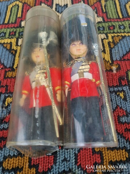 2 Pcs London English Royal Guard figure doll retro