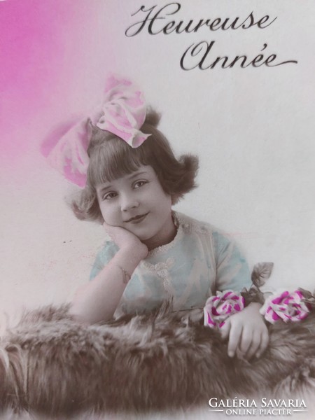Régi újévi képeslap 1923 fotó levelezőlap kislány virágok