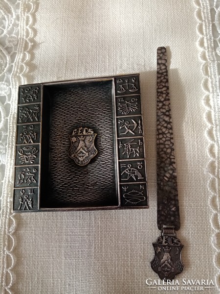 Pécs  Iparművészeti ezüstözött réz ötvös tál hamutálca + levélbontó kés - horoszkóp és címer dísszel