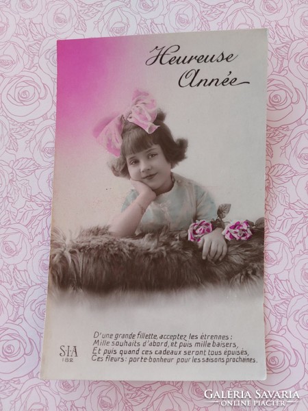 Régi újévi képeslap 1923 fotó levelezőlap kislány virágok