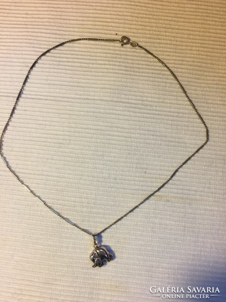 Silver (ag) necklace with elephant pendant (8 cents)