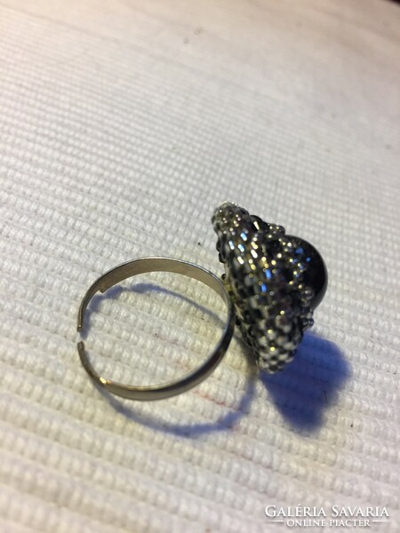 Gyöngyökből fűzőtt állítható méretű kézmúves gyűrű (8FÉD)