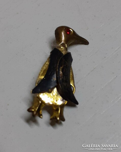 Penguin-shaped brooch with a red stone in the eye, hand-painted, marked on the back in old, beautiful condition