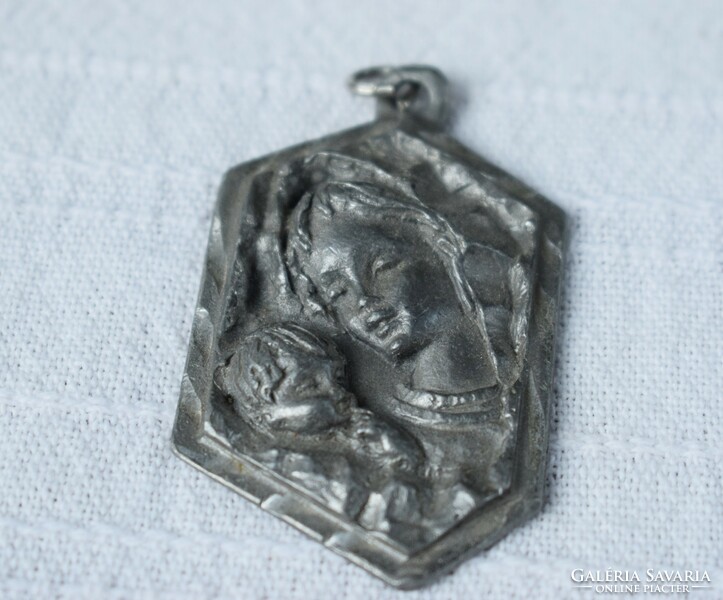 Virgin Mary and baby Jesus metal plate decoration zine metalwork 4.7 x 3.3 cm