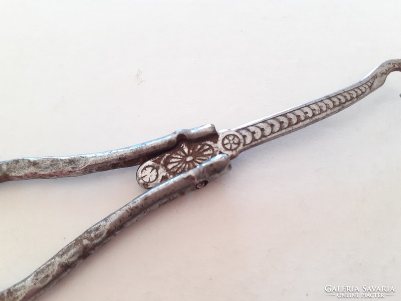 Antik fém ruhagomboló összecsukható régi gomboló horog cipőgomboló