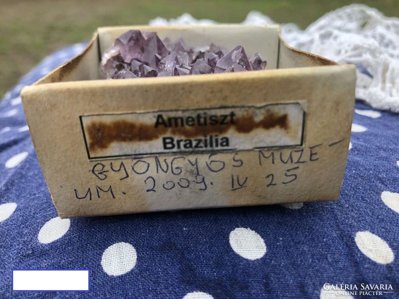 Rare museum amethyst for collection, for jewelry making as in the pictures, box size 6cm x 6cm