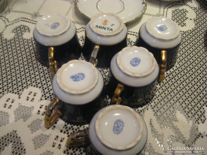 Zsolnay  manó füles   mokkás  készlet , a 60 as évekből  , arany tollazott  kis tányérral