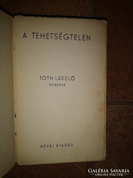 The talentless (signed) László tóth Réva edition with Jaschik's sleepy cover graphics