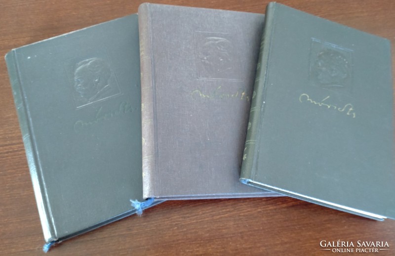 Móricz Zsigmond Regények, 3 darab könyv, dombornyomott vászon kötésben