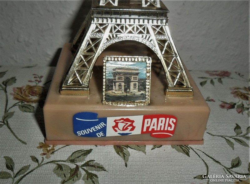 Old Paris Eiffel Tower souvenir from the 1970s and 80s, with the image of the Arc de Triomphe on it. A flawless piece.