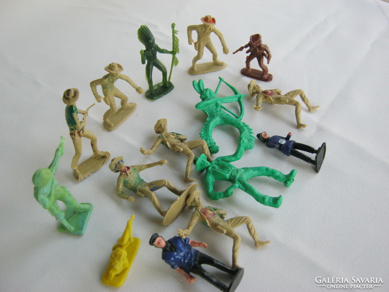 15 db retro trafikáru műanyag játék figura