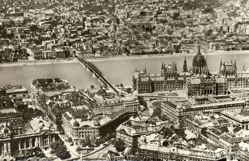 076 --- Futott képeslap  Budapest - látkép