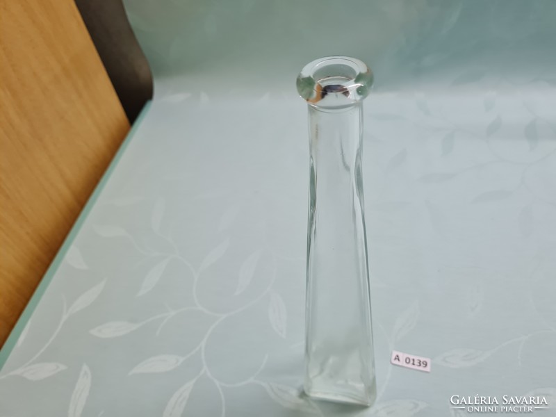 A0139 Pálinkás üveg 0,2 l 32 cm 1200 ft + posta előre utalással.