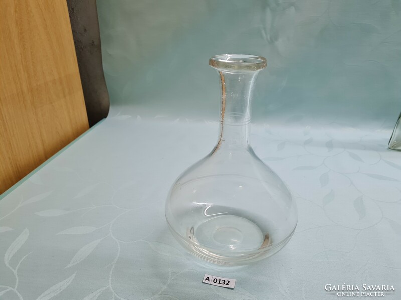 A0132 Dekantáló üveg 25 cm