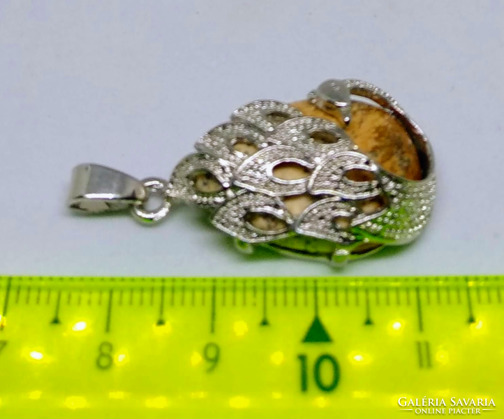 Képjáspis ásvány csepp cabochon, tibeti ezüst páva foglalatú medál F19478