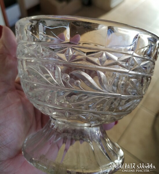 Glass ice cream goblet, glass offering for sale!