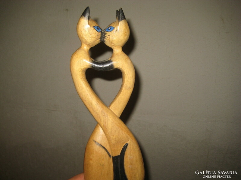 Carved from wood, handwork, the couple is a cat with blue eyes, 31 x 10 cm