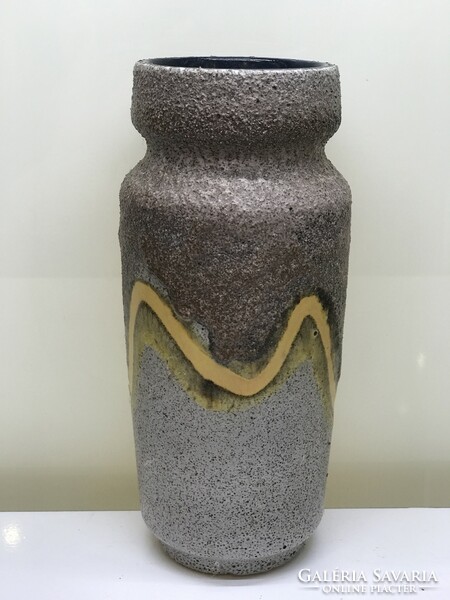 Ceramic vase 18cm