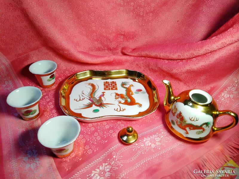 Beautiful oriental porcelain set, dollhouse accessory