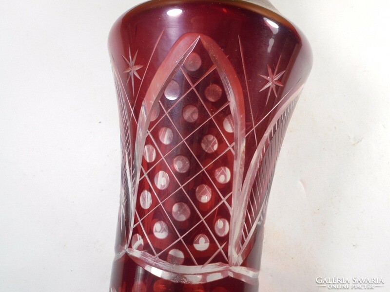 Régi retro bordó színezett csiszolt kristály váza asztalközép - magasság: 26 cm