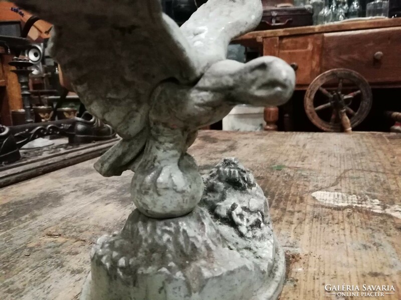 Turul madár, alumínium öntvény, 20. század elejei dísztárgy