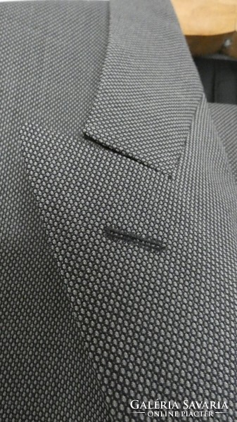 Gray-black men's suit vuldi
