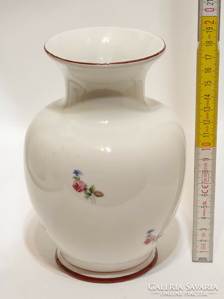 Hollóházi kis virágmintás porcelán váza (2498)