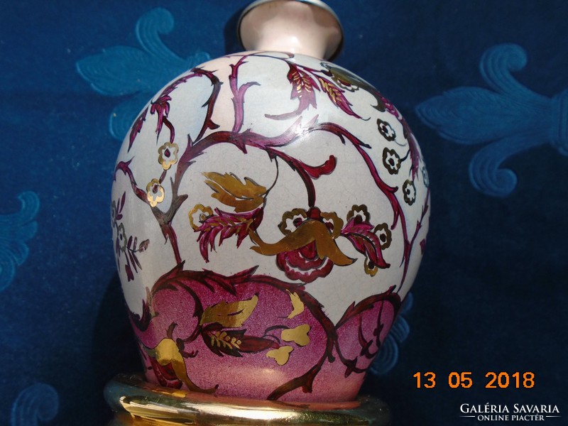 Secession oriental-inspired gold tendril flower pattern hand-painted porcelain table lamp