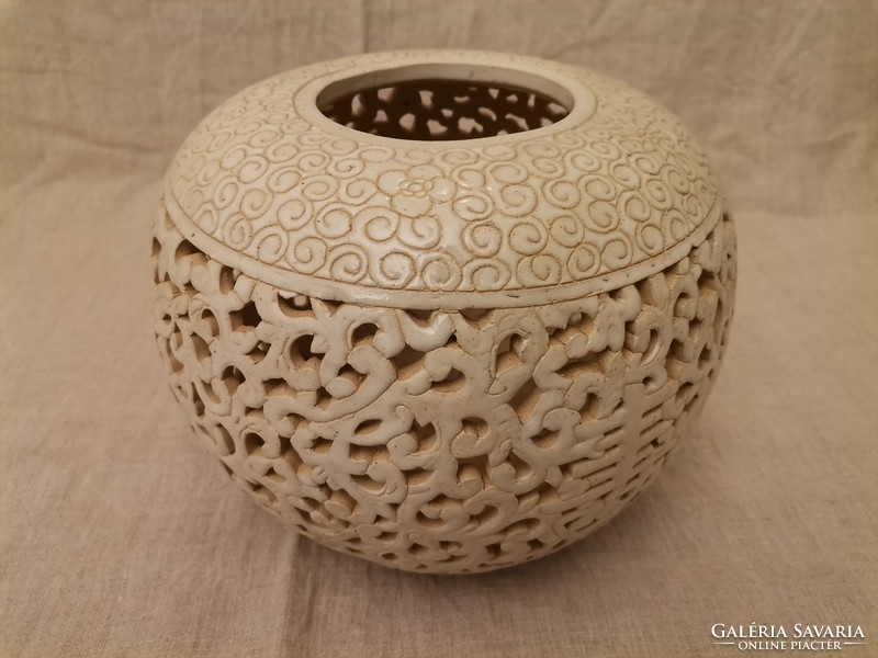 Kínai stílusú, áttört kerámia váza / nem antik