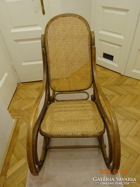 Antik thonet hintaszék