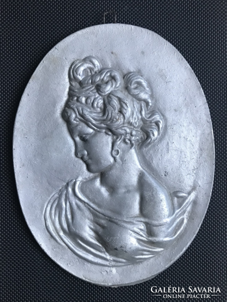 Fali női kép - öntvény alumínium (32 cm x 25 cm)