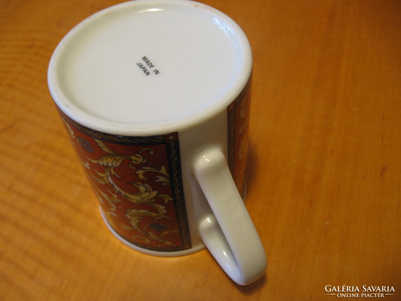Japanese mug with baroque pattern