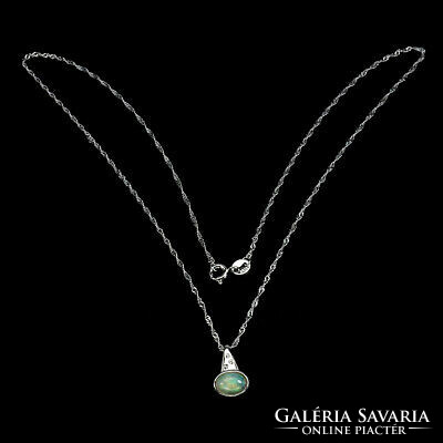 Wonderful noble opal pendant with silver necklace vvs clear!!!