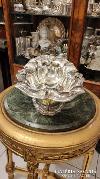 ART DECO ezüst talpas asztal közép. Gyümölcs tartó.Csolnak forma virág díszítéssel.