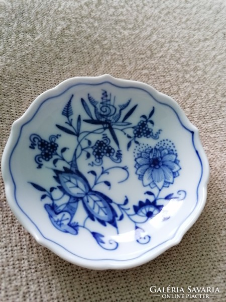 Meissen porcelain bowl with onion pattern