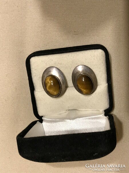 Silver earrings with tiger's eye