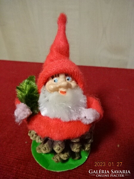 Handmade Christmas gnome. Material: cone, post-it note, paper. He has! Jokai.