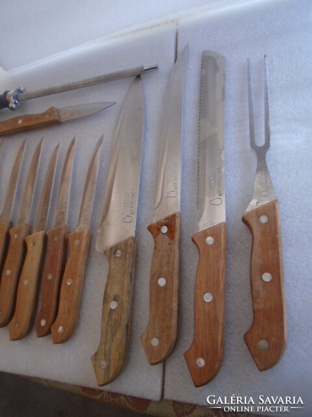 Serious knife set of 15 pieces + knife storage with old traditional wooden handle